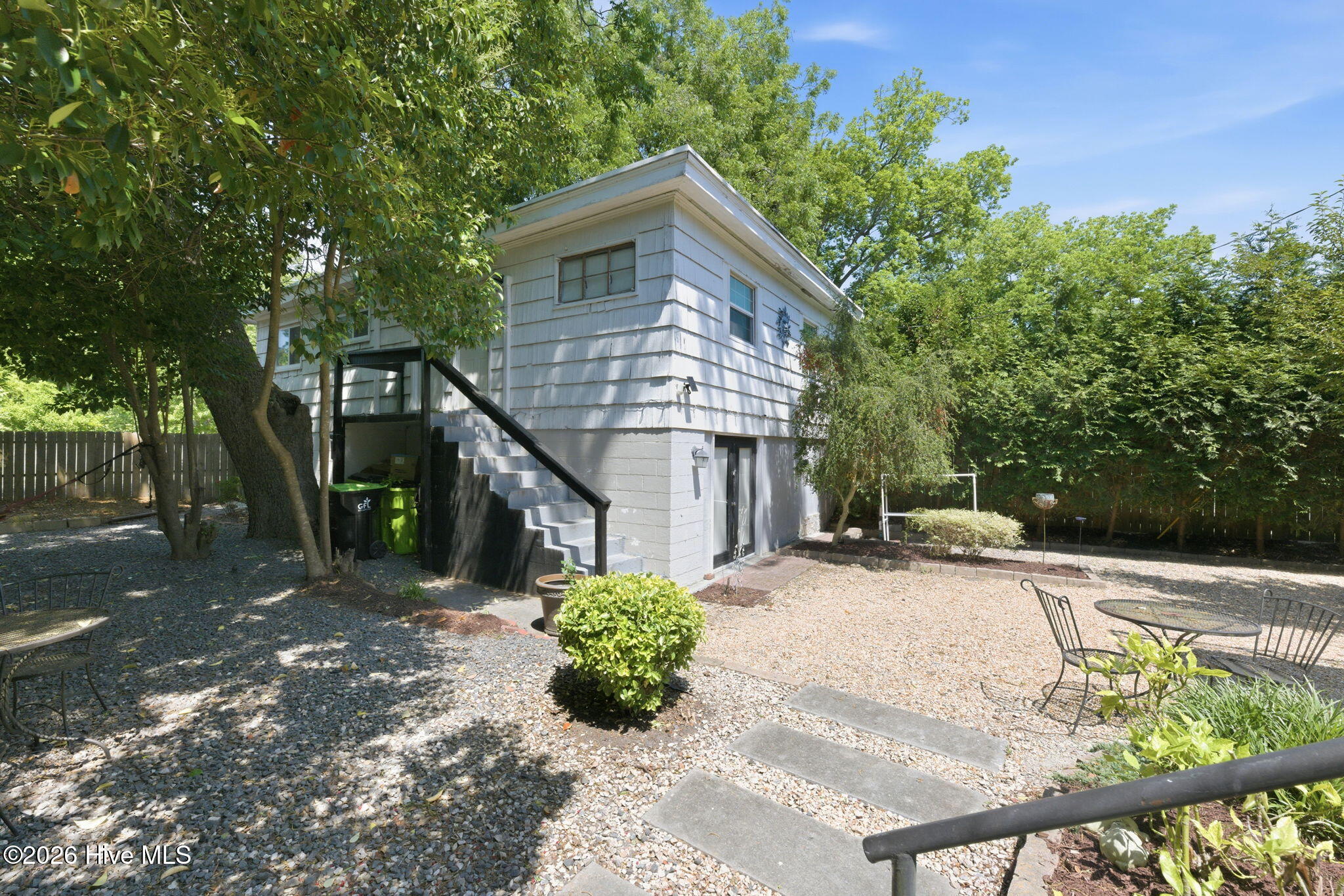 411 George Street New Bern, NC 28560 - Photo 39 of 76 Separate Entry Steps