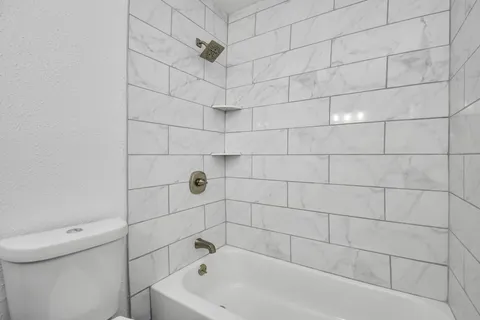 $160,000 | 2002 Gentryside Drive, Unit 113, Houston, TX 77077