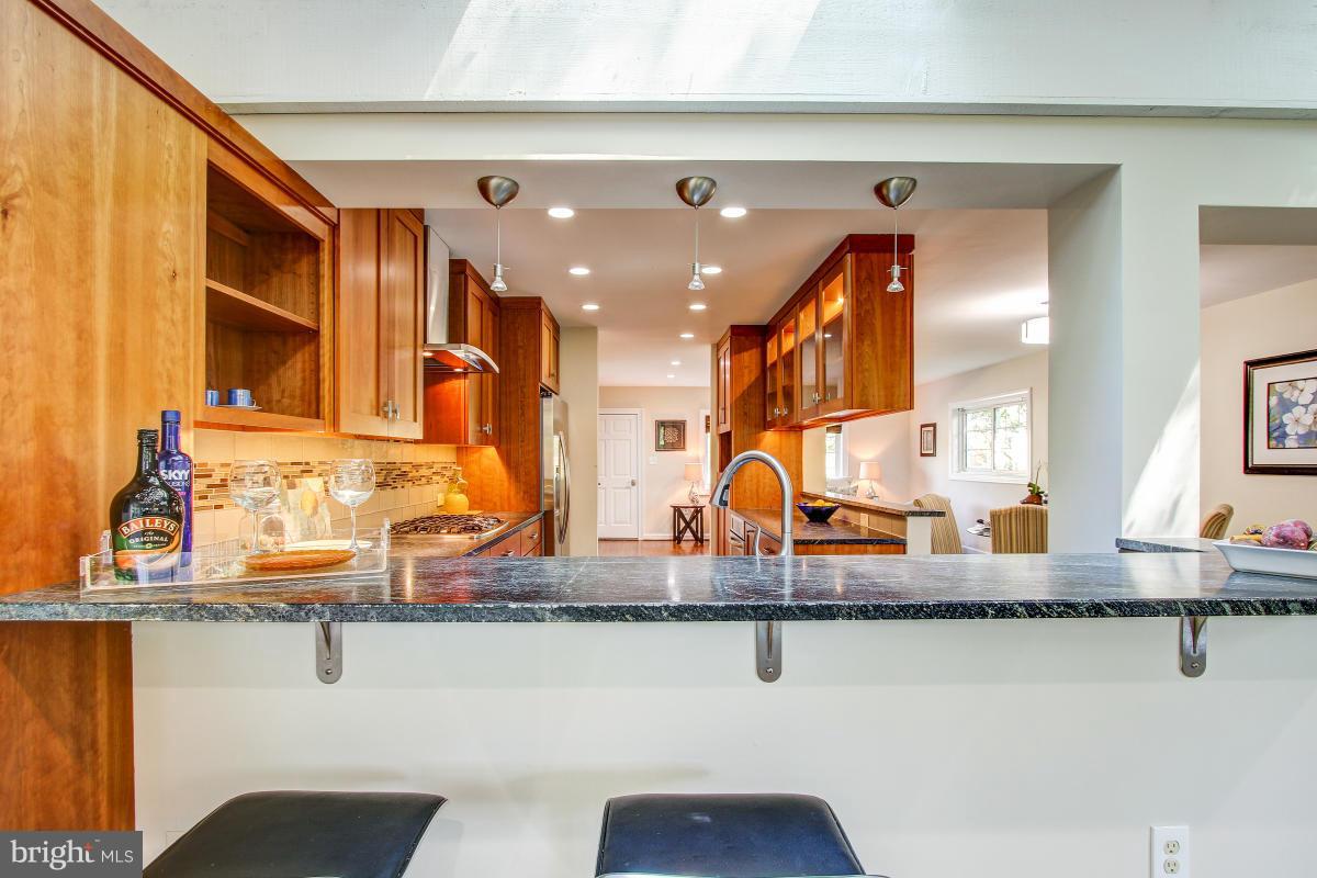 6502 Stoneham Road Bethesda, MD 20817 - Photo 16 of 30 Kitchen
