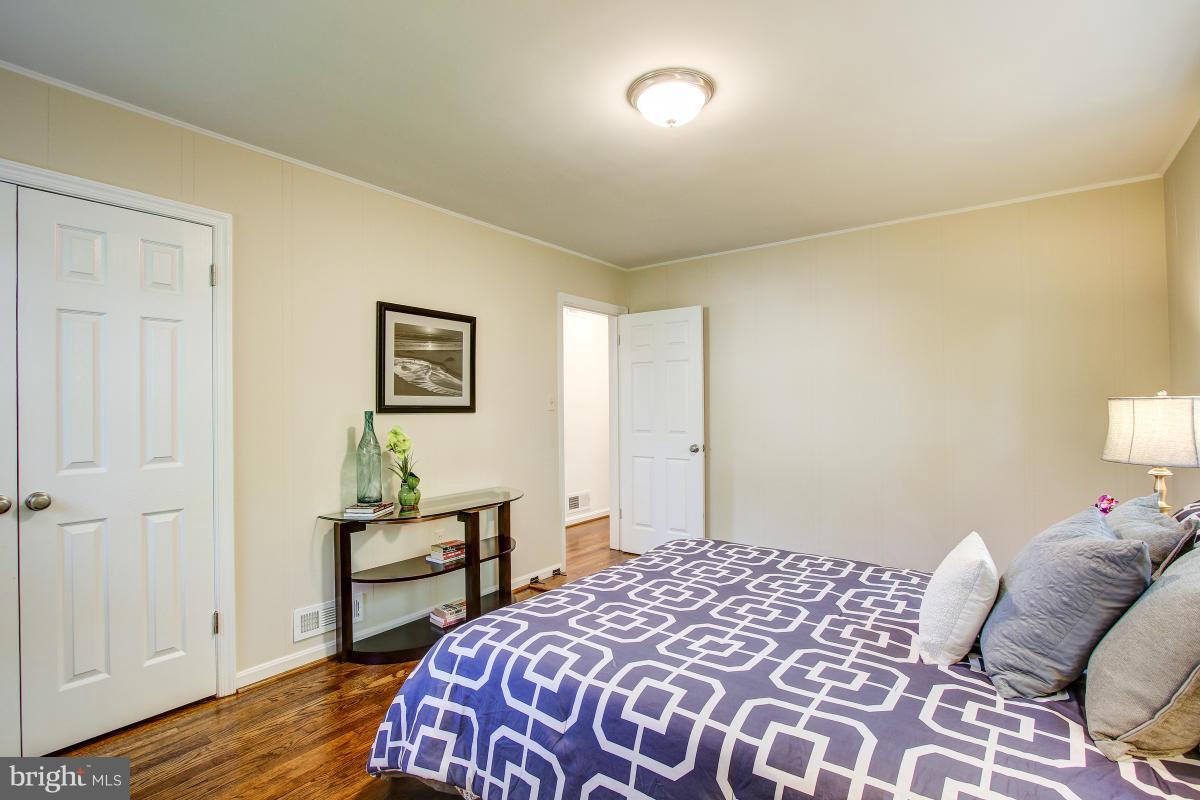 6502 Stoneham Road Bethesda, MD 20817 - Photo 22 of 30 Bedroom (Master)