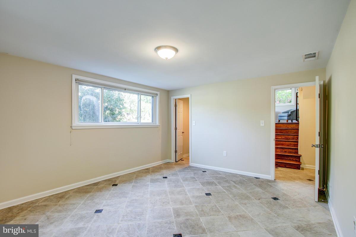 6502 Stoneham Road Bethesda, MD 20817 - Photo 24 of 30 Bedroom