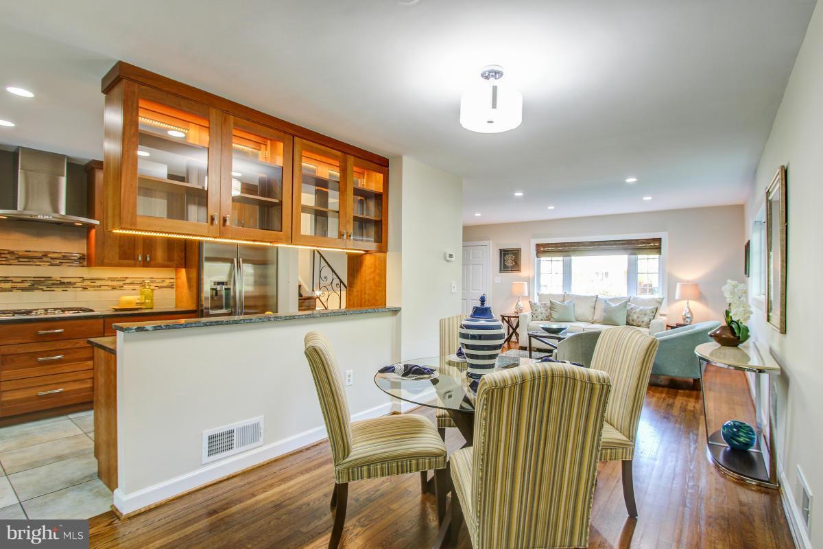 6502 Stoneham Road Bethesda, MD 20817 - Photo 9 of 30 Dining Room