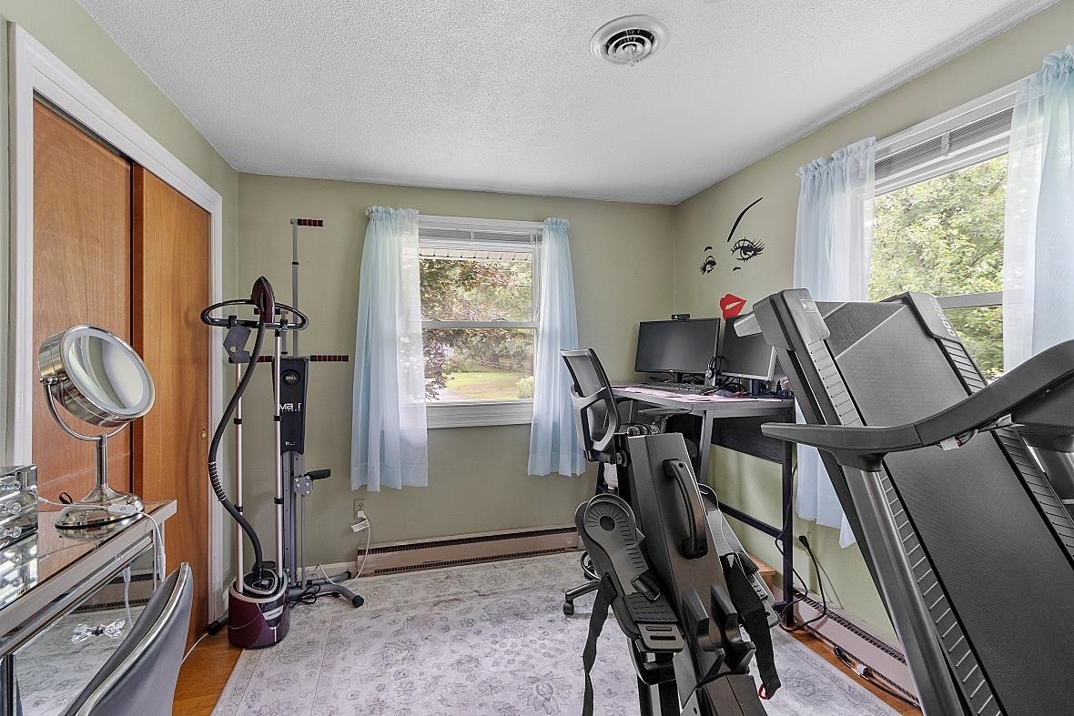 140 Back River Road Dover, NH 03820 - Photo 3 of 32 Gallery Image 3