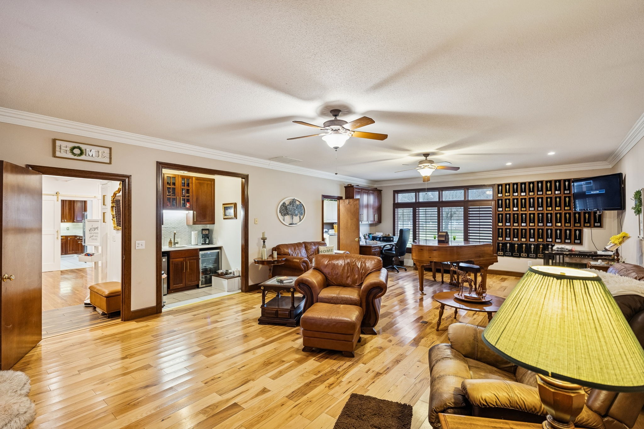7488 Lowe Lane Rockvale, TN 37153 - Photo 20 of 81 a living room with furniture and kitchen view
