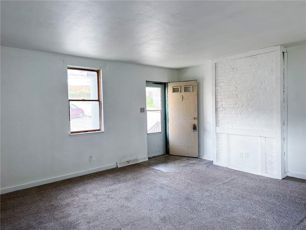 116-118 Rudolph Place Apollo, PA 15613 - Photo 5 of 12 an empty room with windows