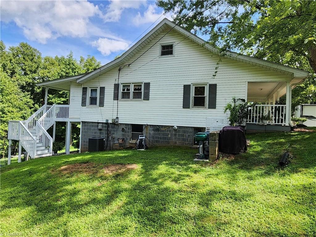 692 Parker Road Mount Airy, NC 27030 - Photo 4 of 21 Gallery Image 4