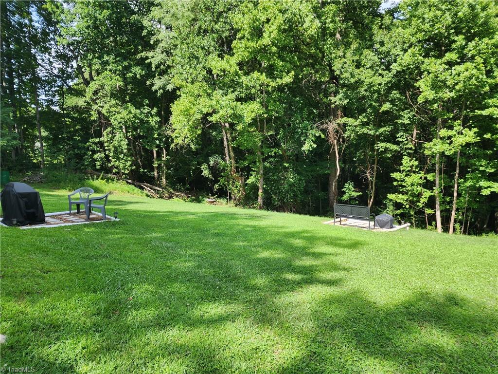692 Parker Road Mount Airy, NC 27030 - Photo 6 of 21 Gallery Image 6