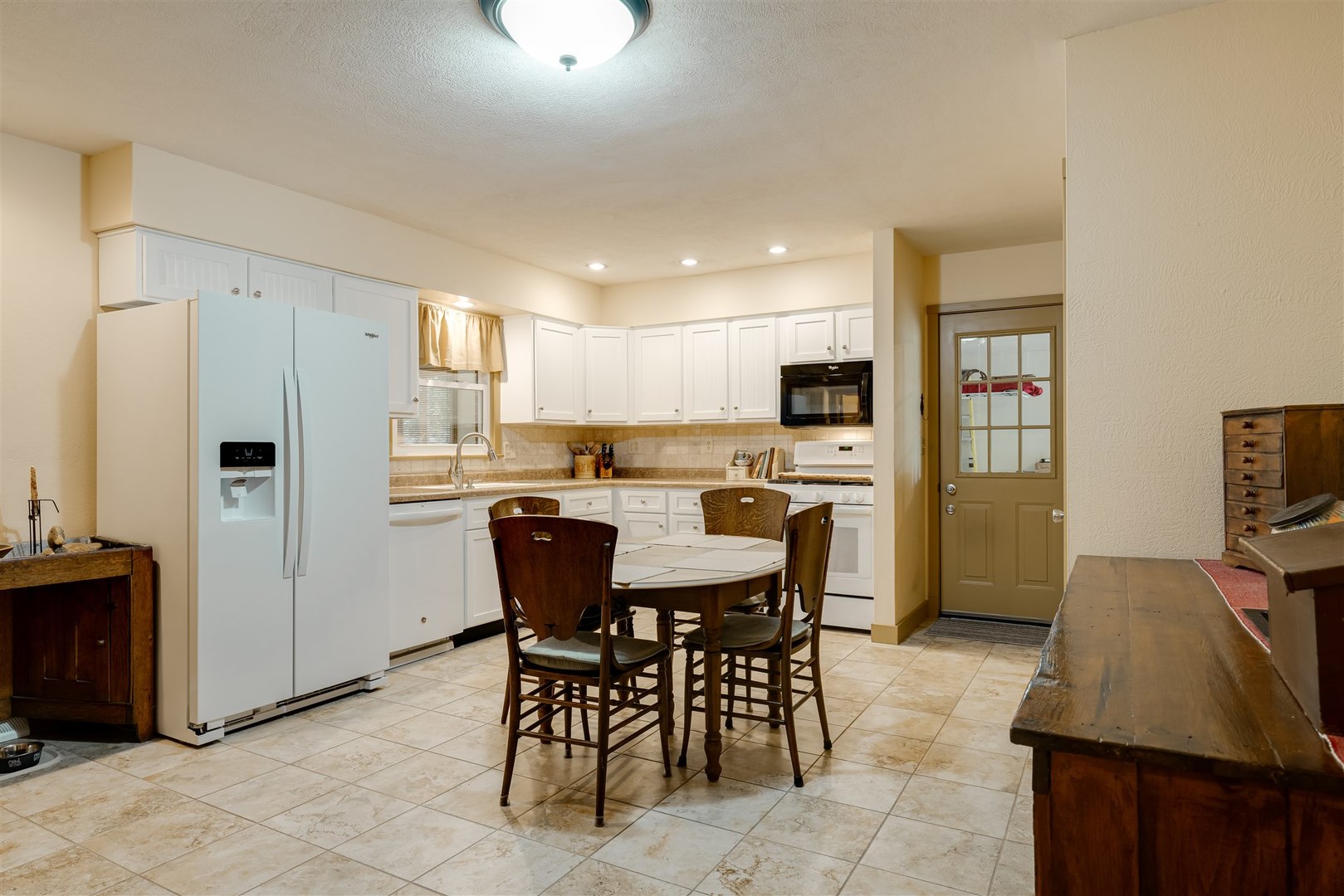 908 Timothy Court Normal, IL 61761 - Photo 11 of 42 Gallery Image 11