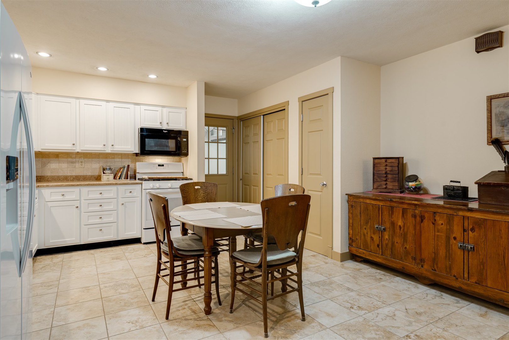 908 Timothy Court Normal, IL 61761 - Photo 10 of 42 Gallery Image 10