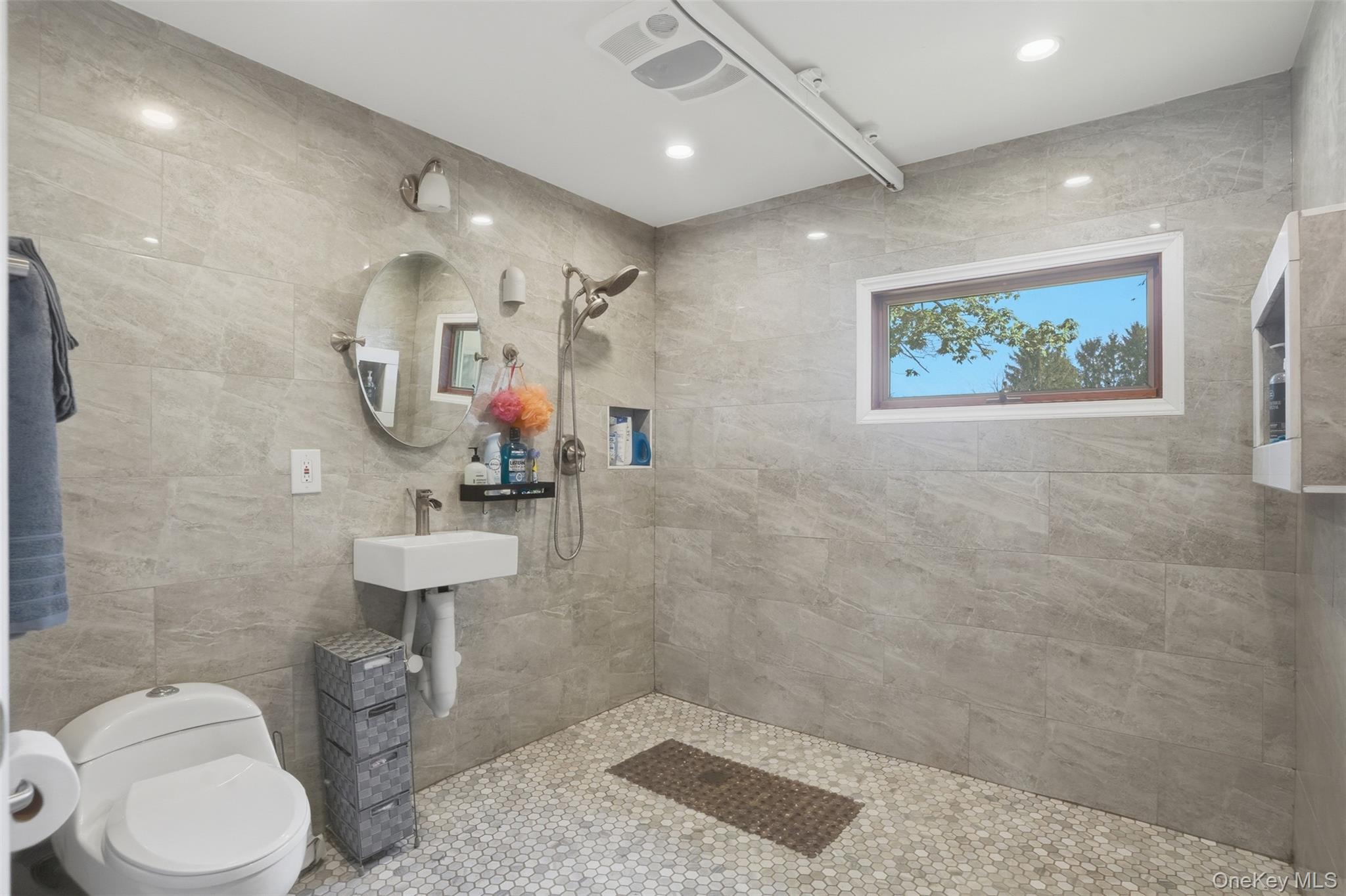 147 County Rte 1 Warwick, NY 10990 - Photo 21 of 45 a bathroom with a toilet sink and mirror