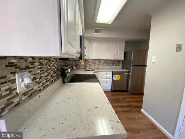 $2,500 | 4597 Logsdon Drive, Unit 36, Annandale, VA 22003