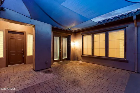 a view of empty room with window