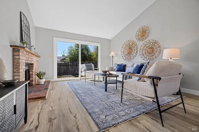 $689,000 | 1511 Gladstone Way, Rohnert Park, CA 94928