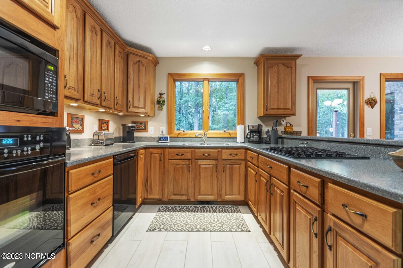 103 Pelican Bay Road Washington, NC 27889 - Photo 39 of 95 39_DSC05530_mls