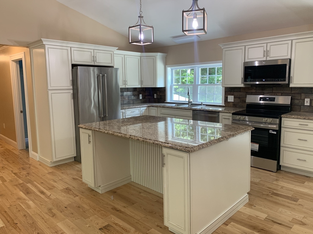 407 S Road Templeton, MA 01468 - Photo 8 of 29