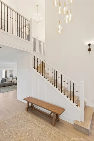 a view of entryway livingroom and hall