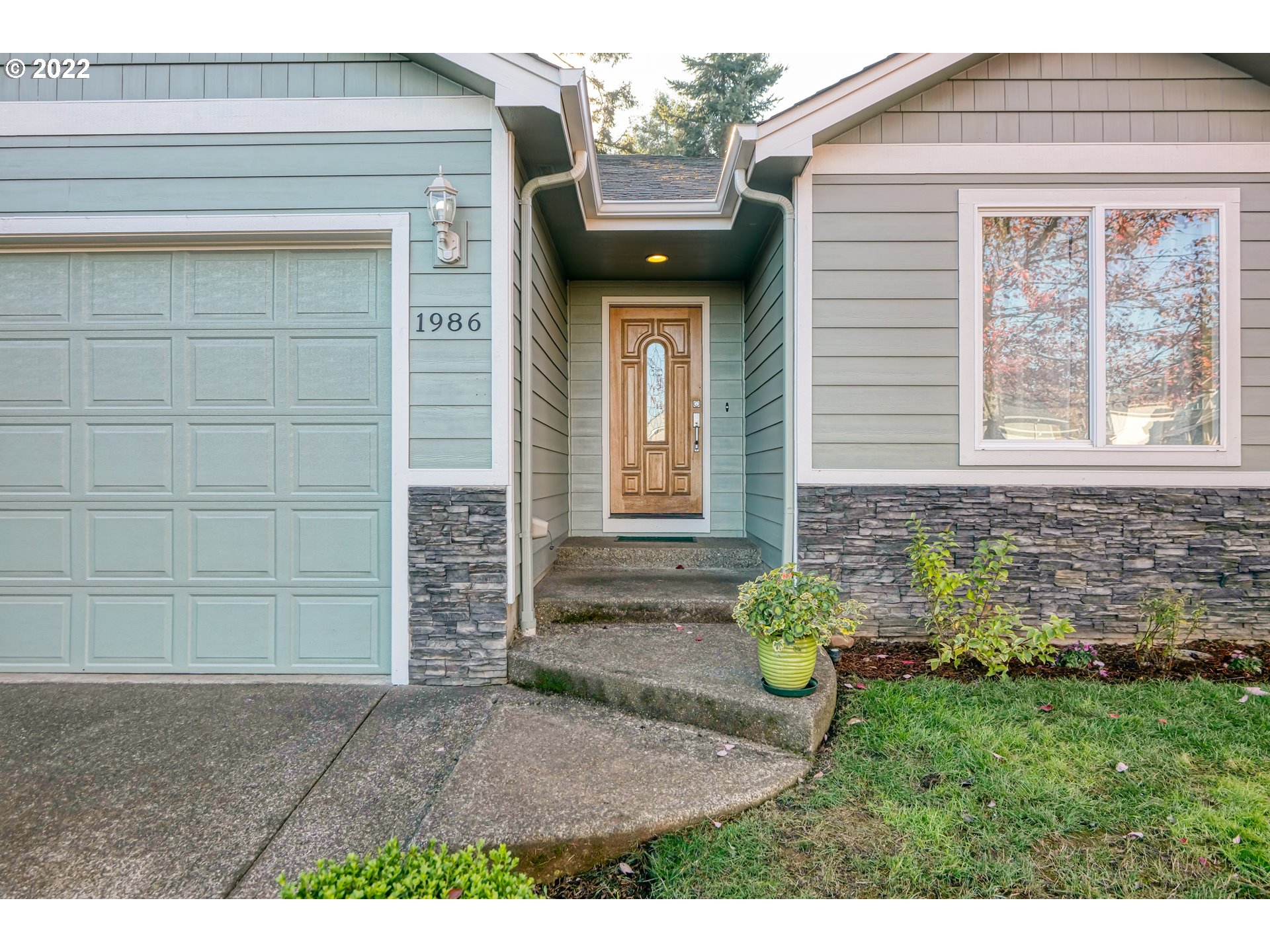 1986 Baxter Road Salem, OR 97306 - Photo 1 of 24 Gallery Image 1