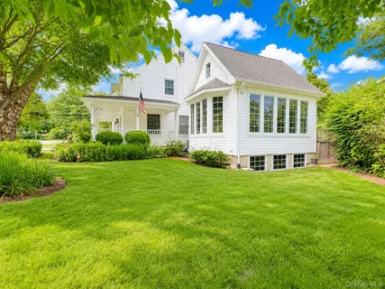 $1,100,000 | 15 Anita Place, Farmingdale, NY 11735