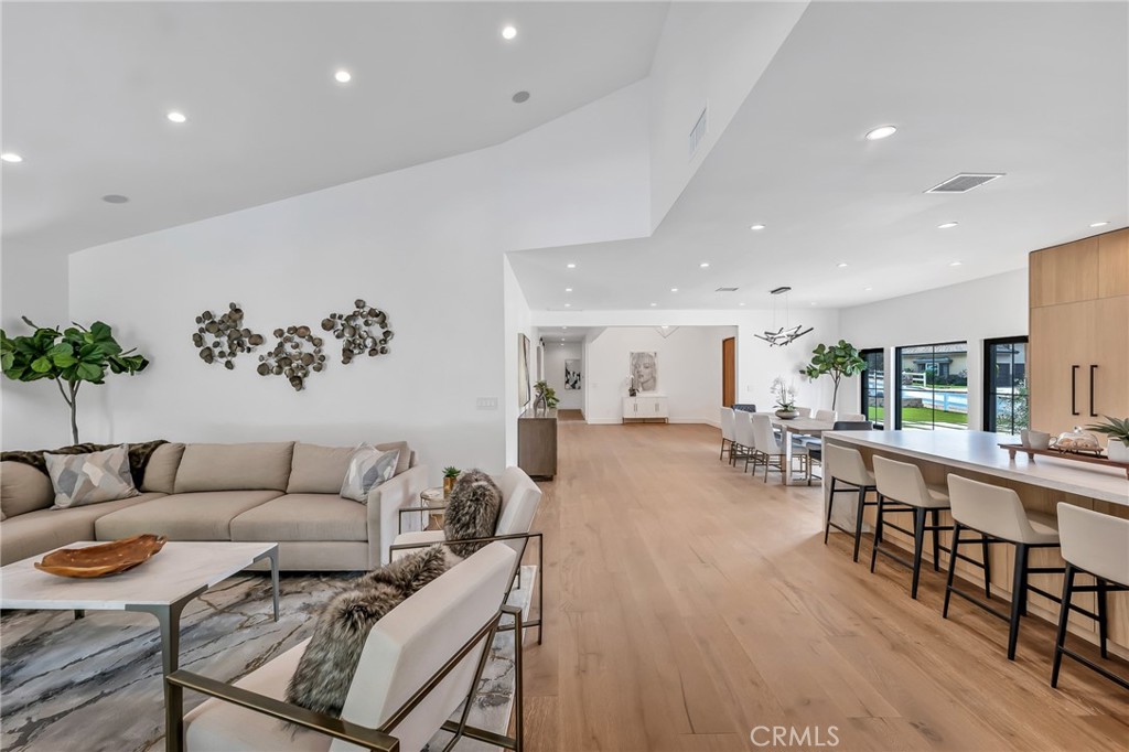 792 Gloucester Lane Thousand Oaks, CA 91362 - Photo 18 of 72 a living room with furniture and wooden floor