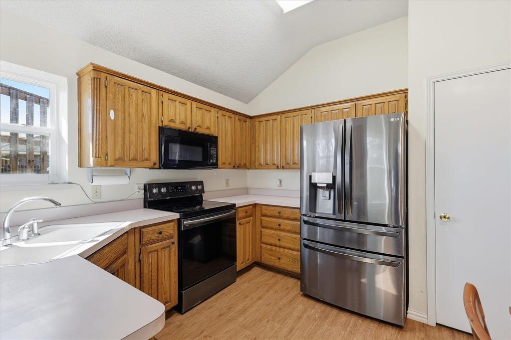 311 Alyse Road Roanoke, TX 76262 - Photo 13 of 40 Gallery Image 13