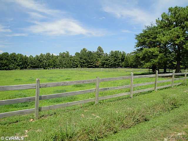 1010 Milby Town Road Shacklefords, VA 23156 - Photo 4 of 24 a view of a tennis court