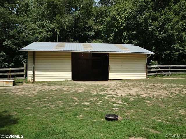 1010 Milby Town Road Shacklefords, VA 23156 - Photo 9 of 24 a front view of house with yard