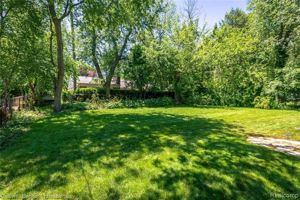 2168 Somerset Road Bloomfield Hills, MI 48302 - Photo 16 of 16