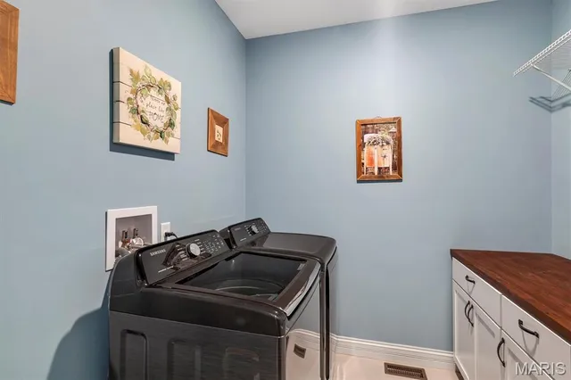 $625,000 | 213 Wyndemere Lane, Lake St. Louis, MO 63367