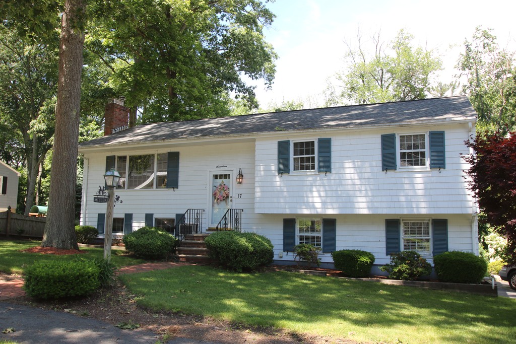 17 Reynolds Road Wakefield, MA 01880 - Photo 1 of 30 Gallery Image 1