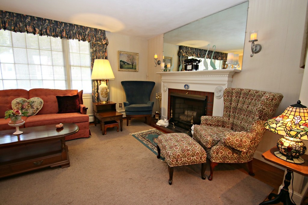 17 Reynolds Road Wakefield, MA 01880 - Photo 13 of 30 Gallery Image 13