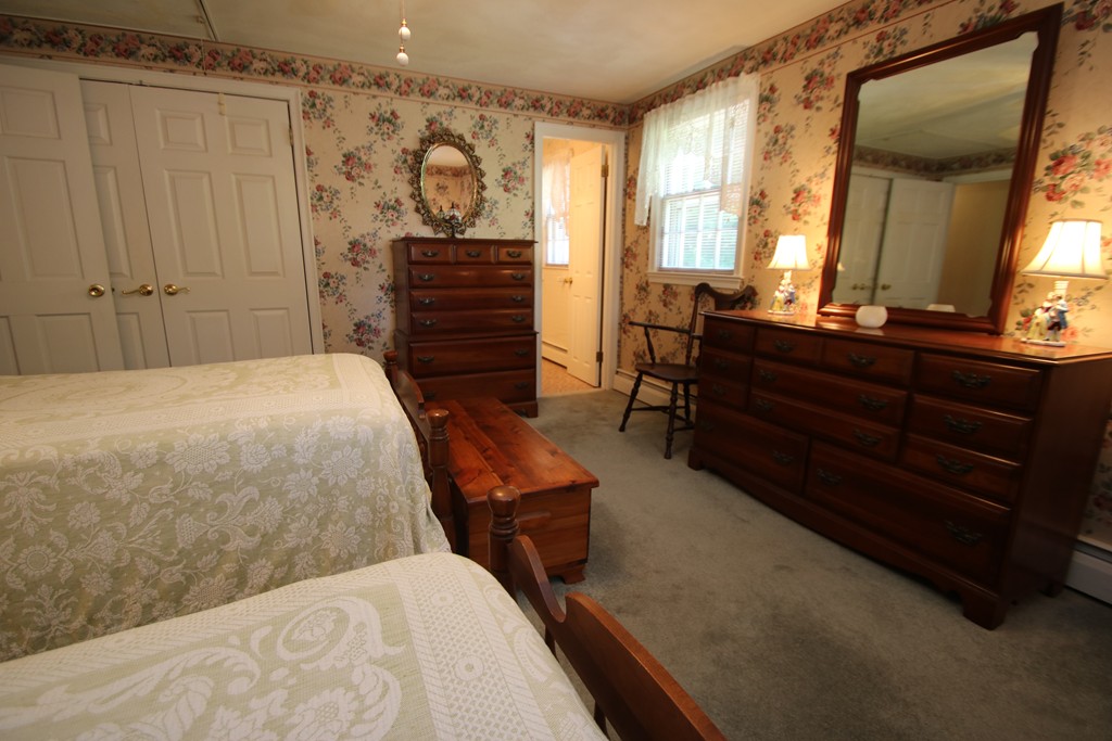 17 Reynolds Road Wakefield, MA 01880 - Photo 18 of 30 Gallery Image 18