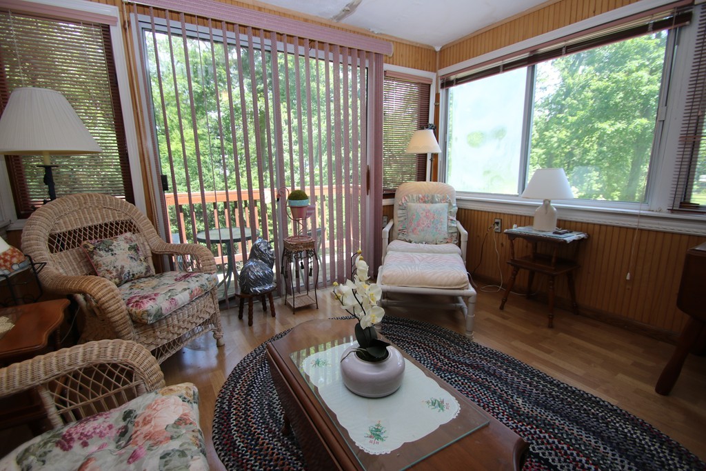 17 Reynolds Road Wakefield, MA 01880 - Photo 10 of 30 Gallery Image 10