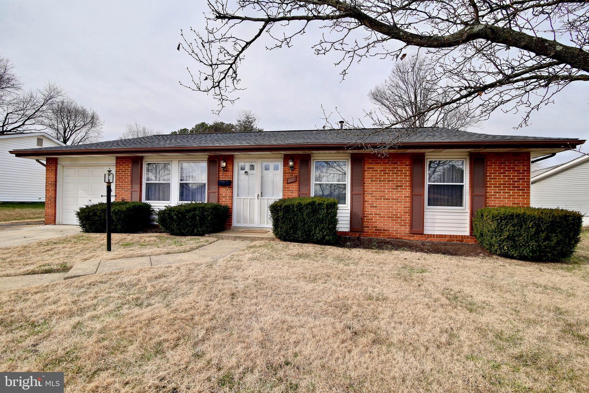 807 West Nettle Tree Road Sterling, VA 20164 - Photo 1 of 33 Gallery Image 1