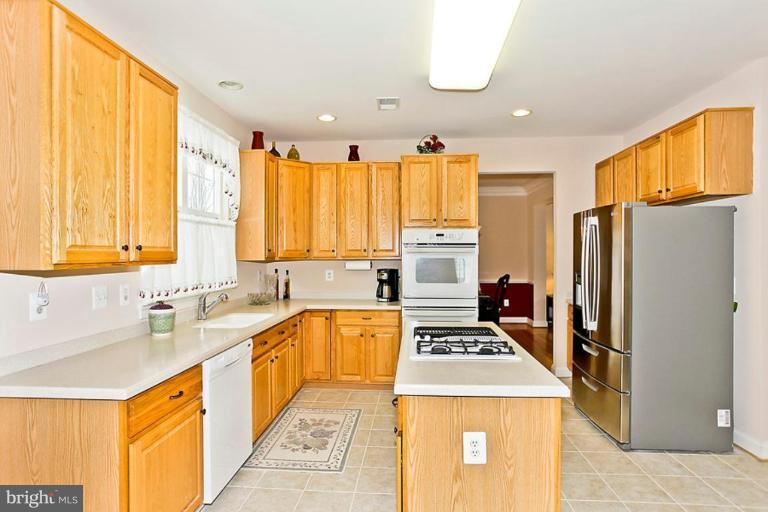 8209 Michaels Ridge Ellicott City, MD 21043 - Photo 2 of 25 Kitchen #3