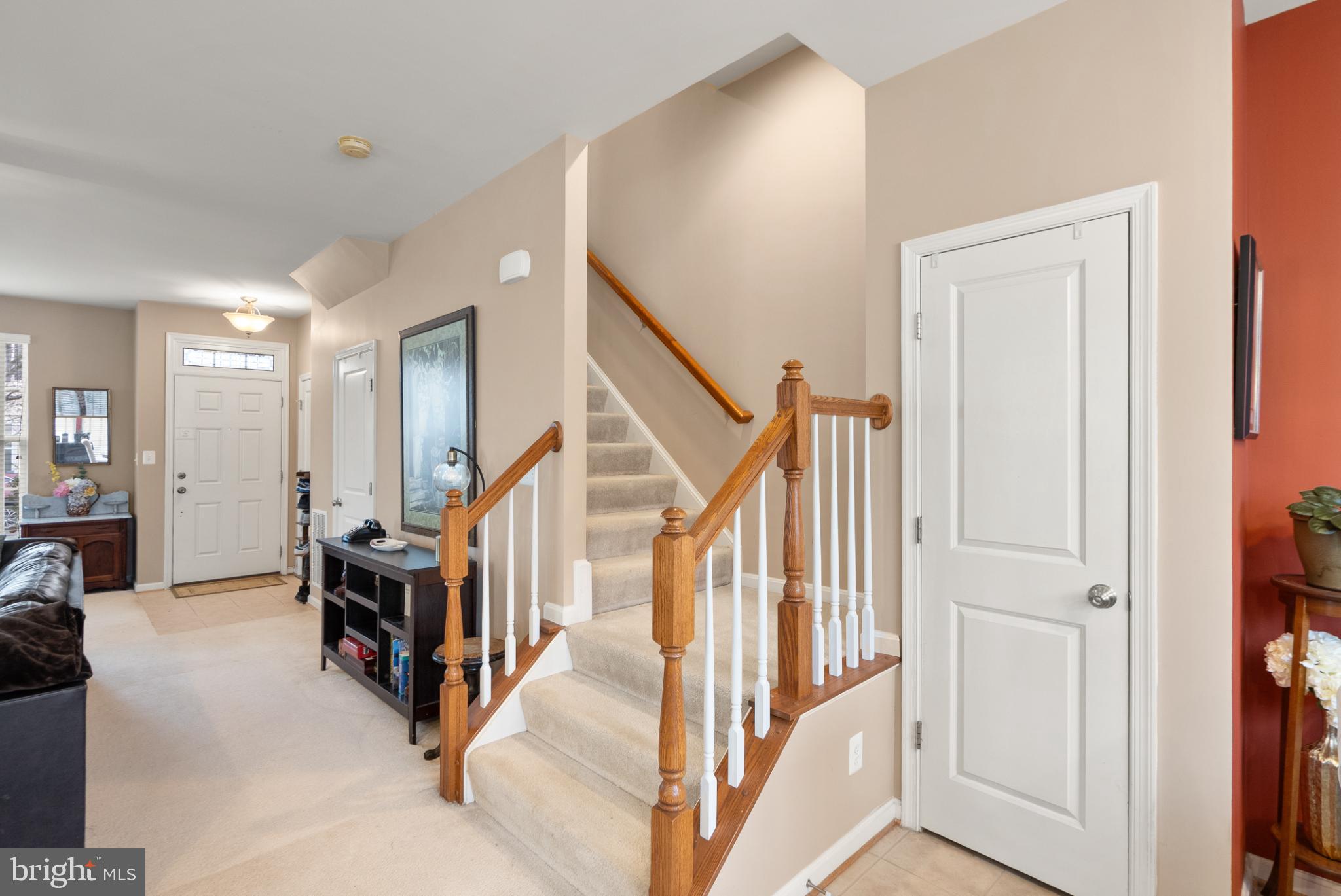 11968 Benton Lake Road Bristow, VA 20136 - Photo 19 of 52 Elegant wood grain, sturdy solid wood rails!