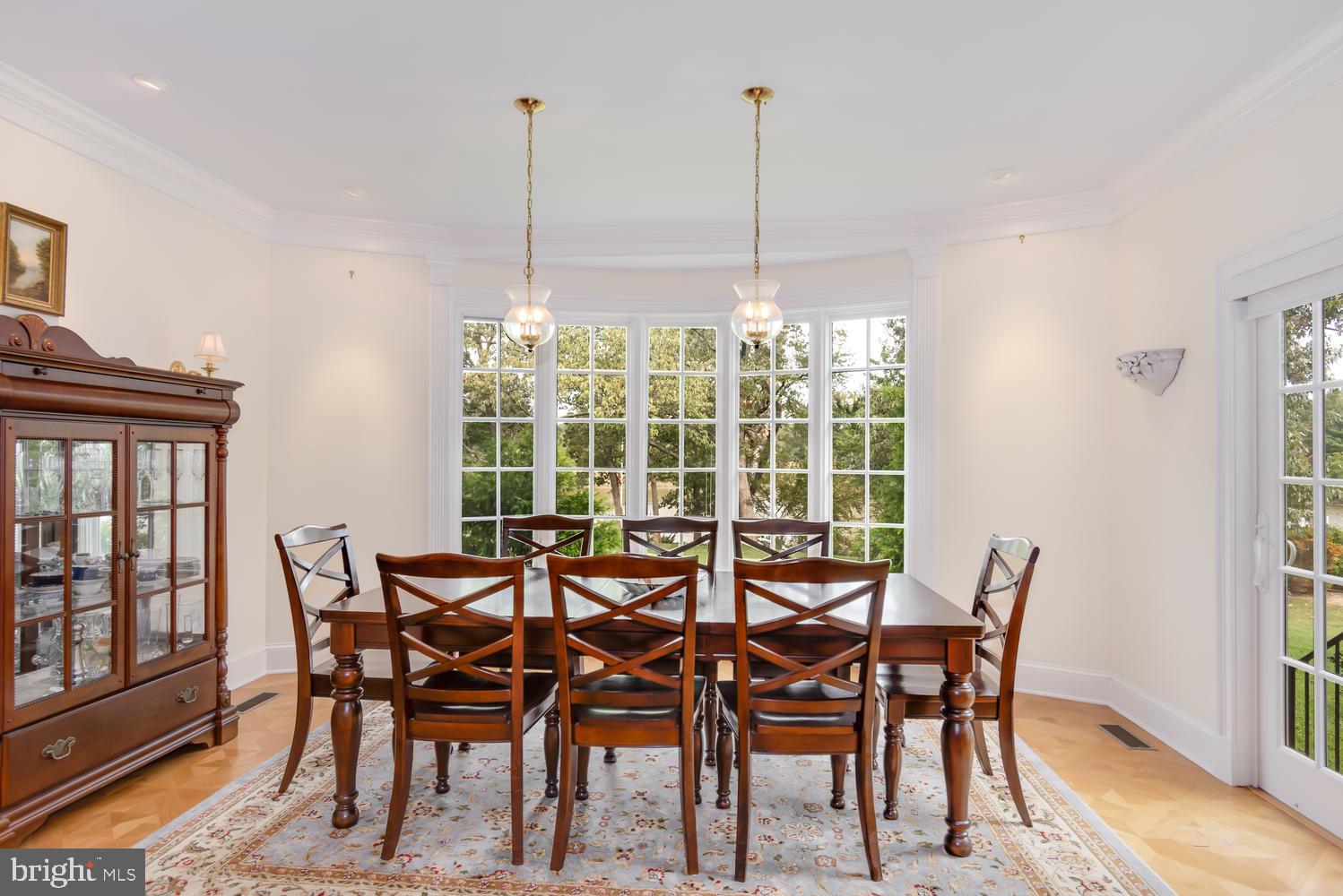 28692 Edgemere Road Easton, MD 21601 - Photo 25 of 80 Main dining room-picture window overlooking water