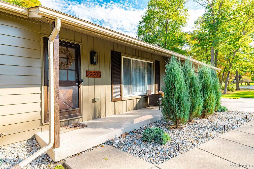 22205 Meridian Road Grosse Ile, MI 48138 - Photo 2 of 42 Gallery Image 2