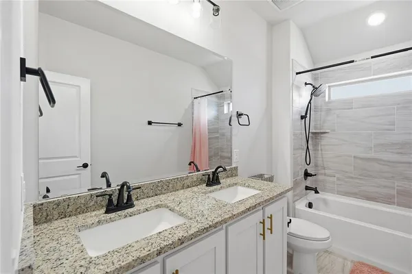 $580,000 | 1026 Stillmeade Drive, Midlothian, TX 76065