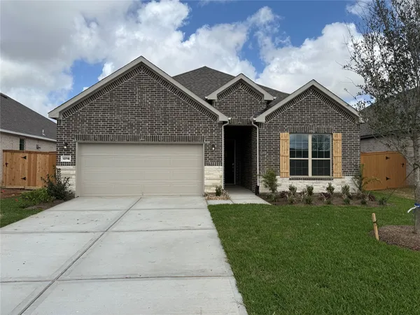 $372,120 | 13718 Ballast Grn Drive, Texas City, TX 77568