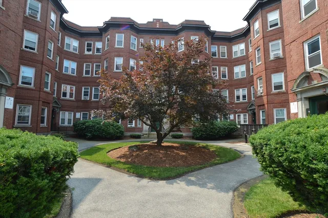 $1,400 | 15 Lynde Street, Unit 33, Salem, MA 01970