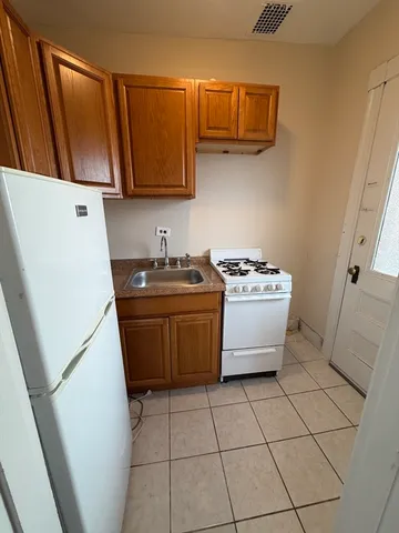 $1,400 | 15 Lynde Street, Unit 33, Salem, MA 01970