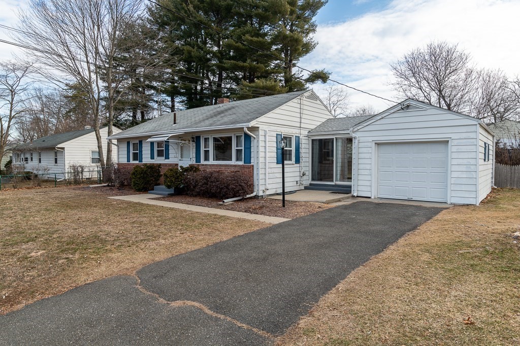 51 Ferncliff Avenue Springfield, MA 01119 - Photo 1 of 18
