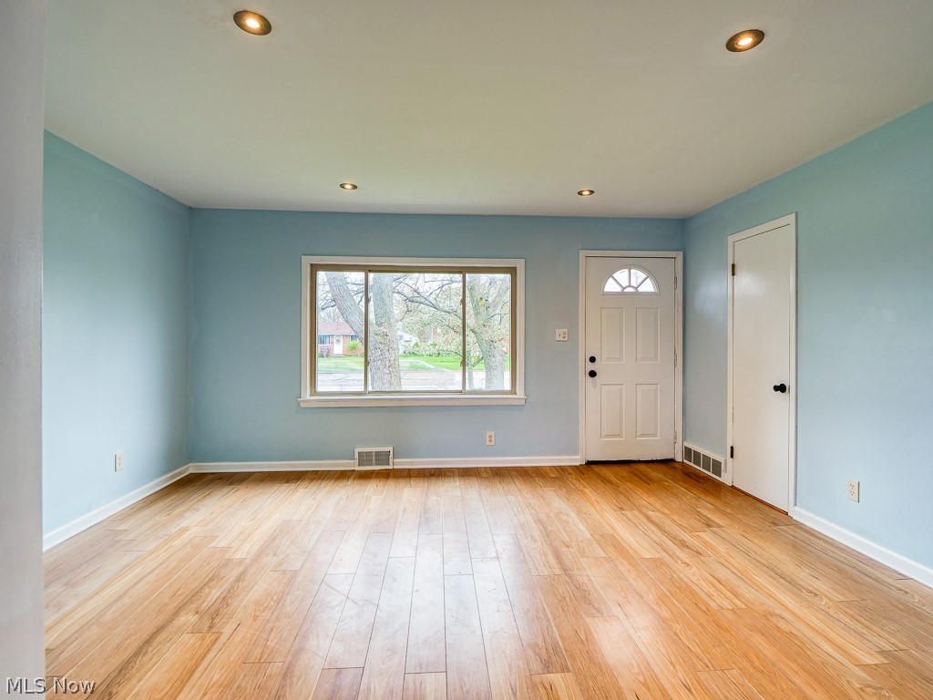 6025 Smith Road Brook Park, OH 44142 - Photo 13 of 35