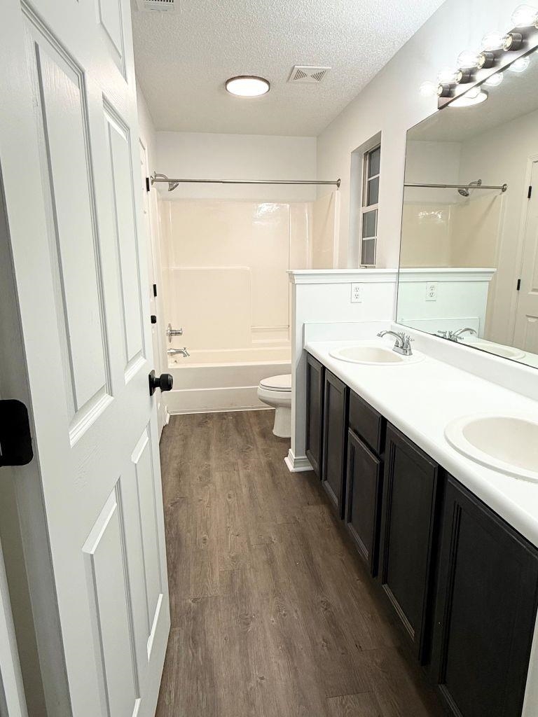 7899 Audubon Drive Foley, AL 36535 - Photo 23 of 39 Bathroom