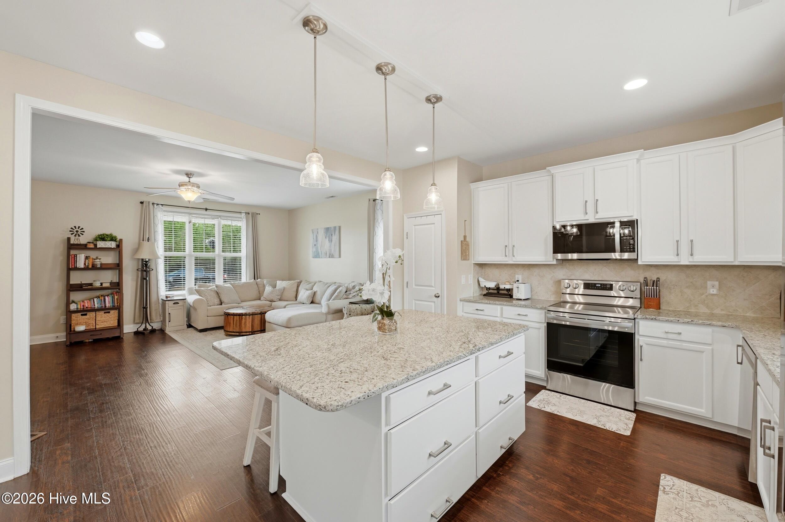 105 Gillcrest Lane Hubert, NC 28539 - Photo 10 of 33 Open space perfect for entertaining