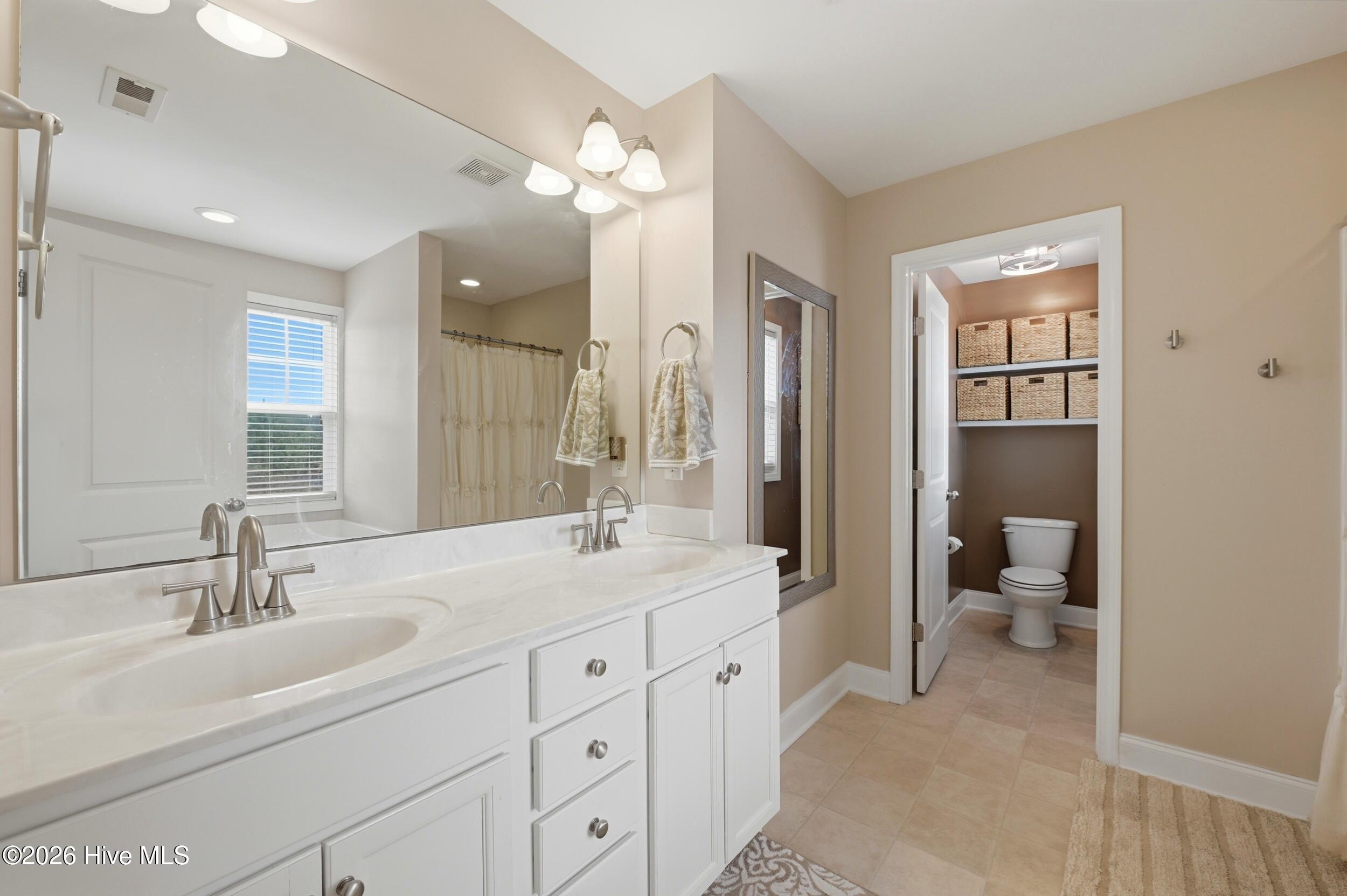 105 Gillcrest Lane Hubert, NC 28539 - Photo 16 of 33 Primary bathroom