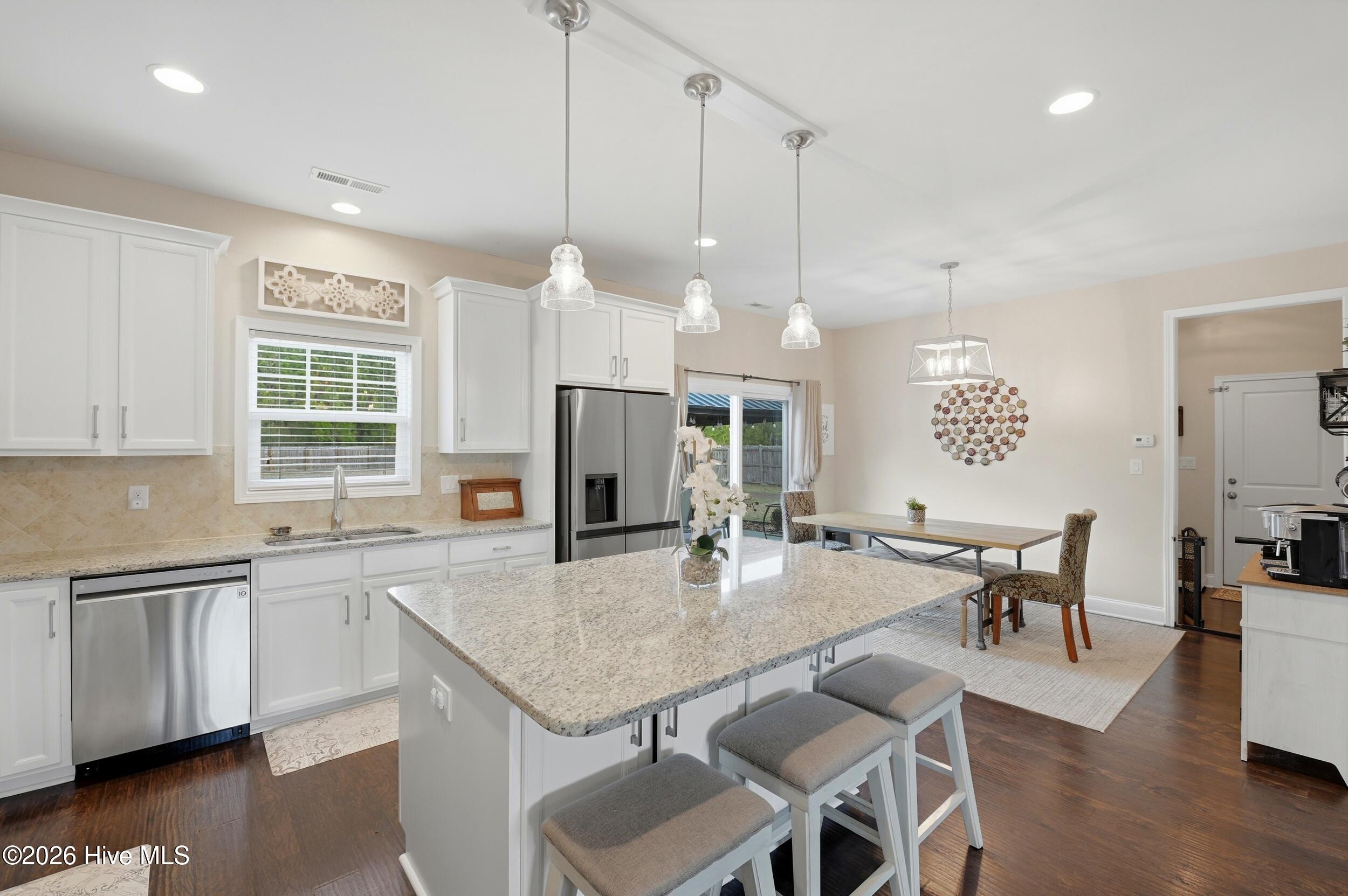 105 Gillcrest Lane Hubert, NC 28539 - Photo 8 of 33 Kitchen and dining