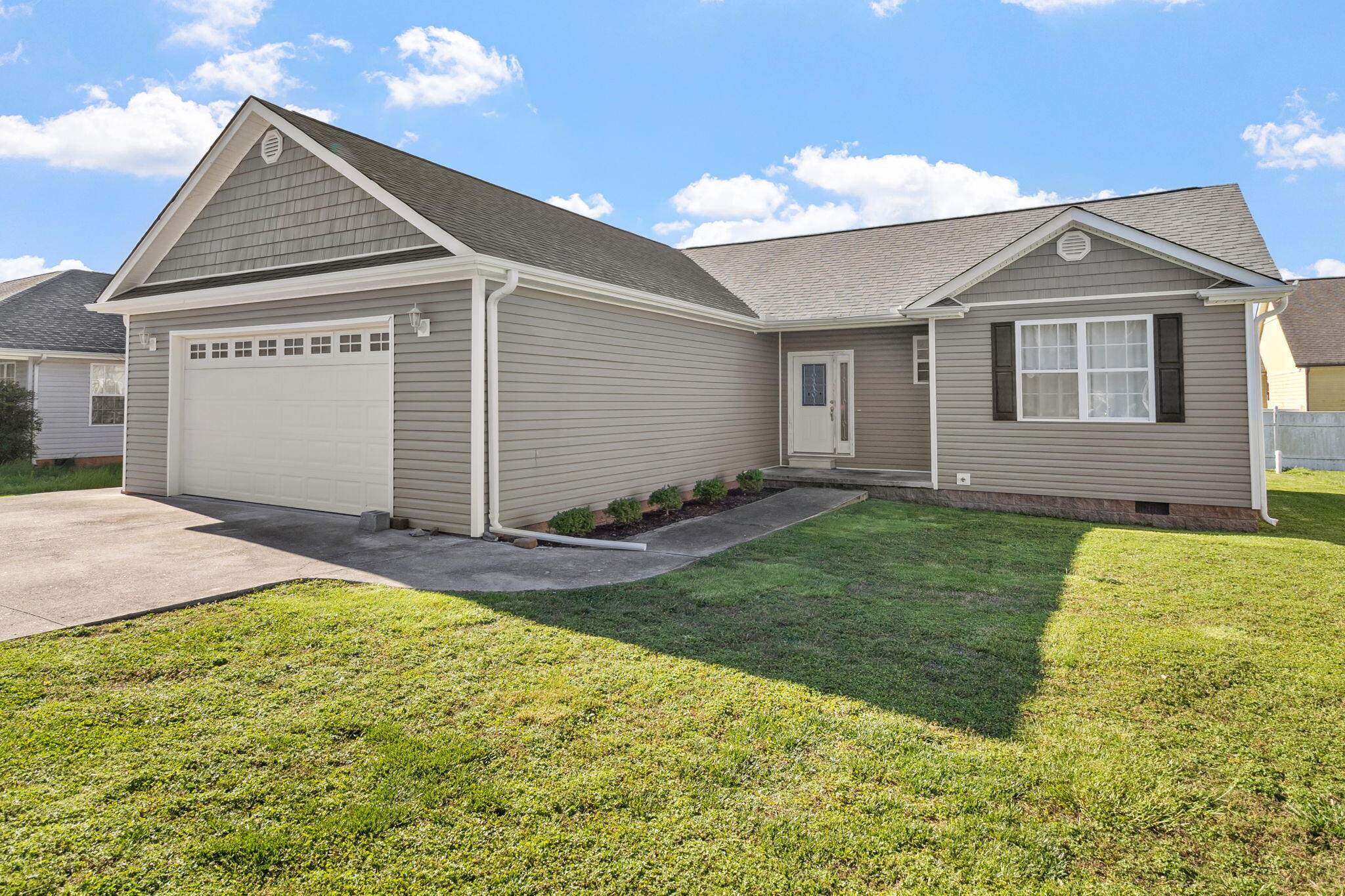 411 West 2nd Street Jasper, TN 37347 - Photo 2 of 42 Welcome home!