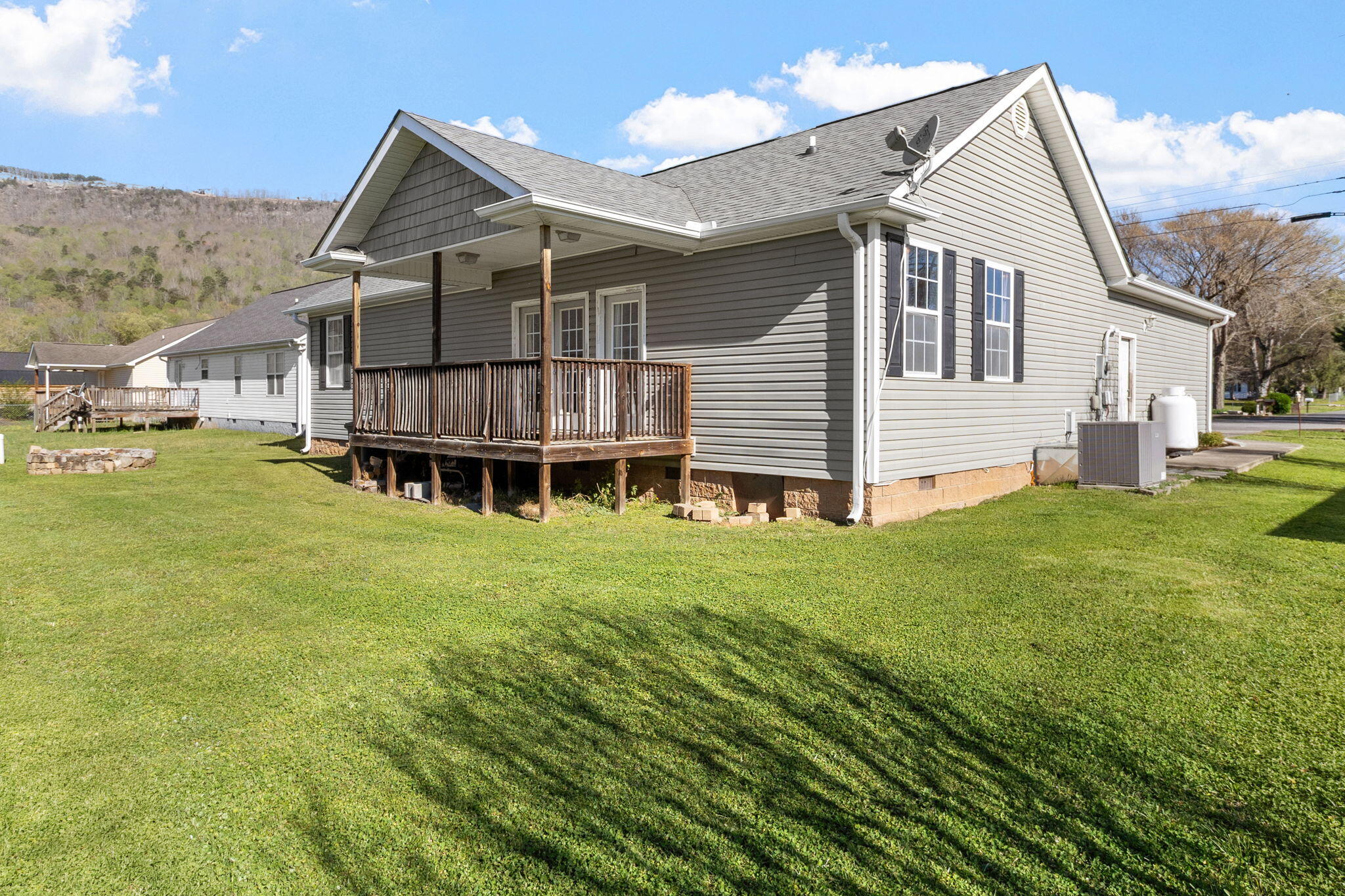 411 West 2nd Street Jasper, TN 37347 - Photo 31 of 42 back view