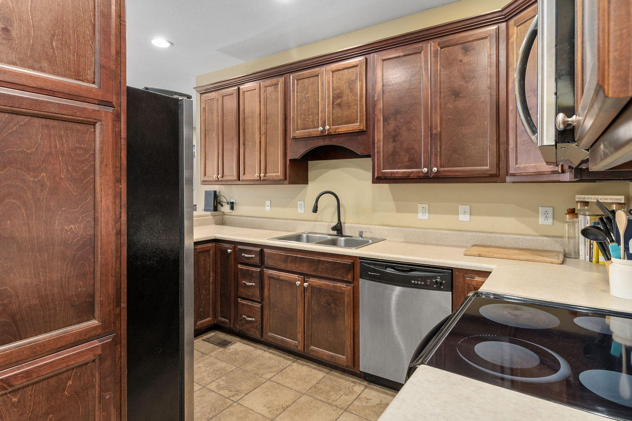 411 West 2nd Street Jasper, TN 37347 - Photo 7 of 42 stainless appliances